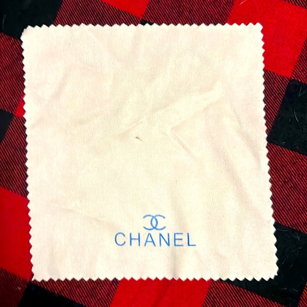 🔥VINTAGE CHANEL SUNGLASSES DUST CLOTH
